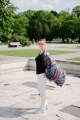Sarong chusta Miami na kobiecie w parku
