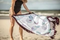 Okrągły ręcznik plażowy Dakota na plaży